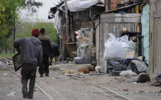 Según un informe de la UCA, la pobreza "afecta al 39% de la población" 