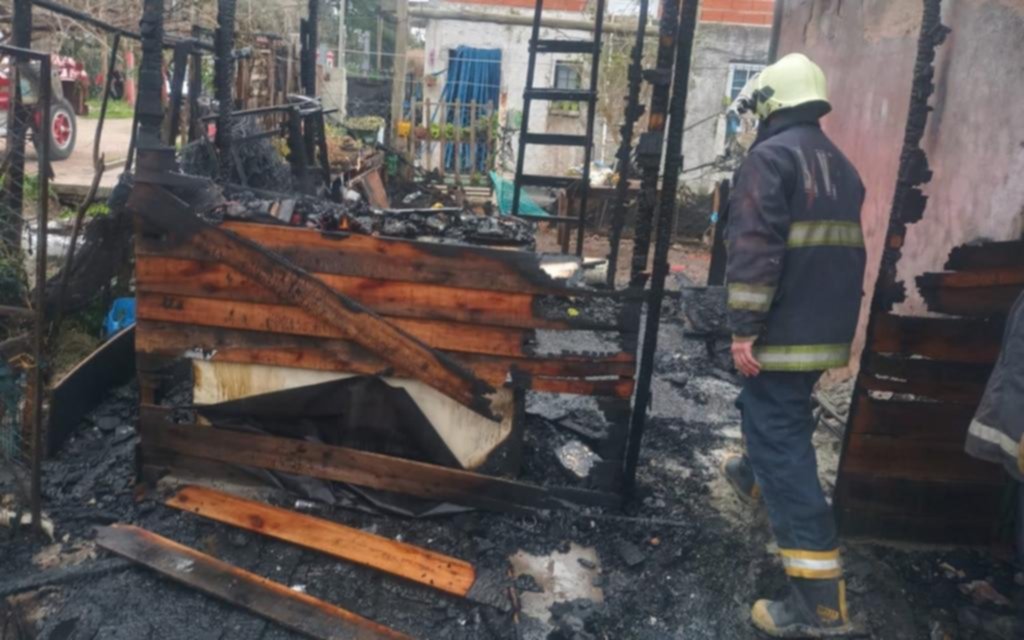 El fuego devoró una casa en Arturo Seguí