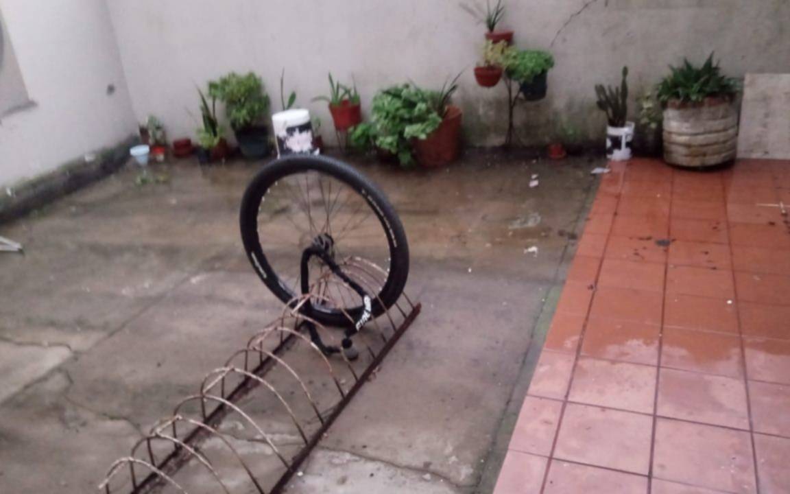 Robo masivo de bicicletas en varios departamentos de La Plata : "Estamos hartos de la inseguridad", aseguran los vecinos