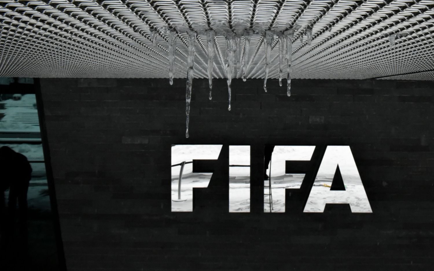 FIFA: anulan condenas a empresarios argentinos acusados de sobornos