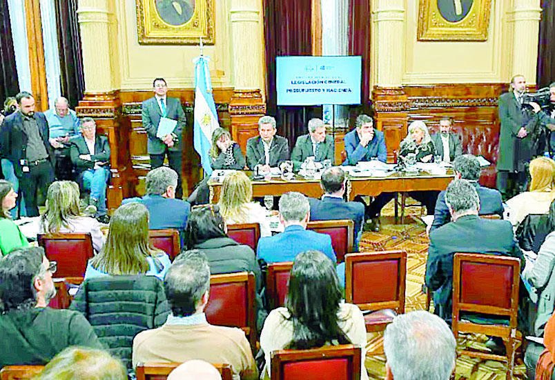 Sigue el debate de la ley de Alquileres e inquilinos piden frenar aumentos