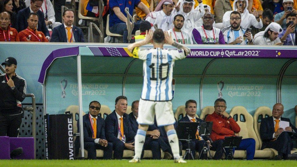 Van Gaal quedó más solo que la Luna en sus críticas a Messi