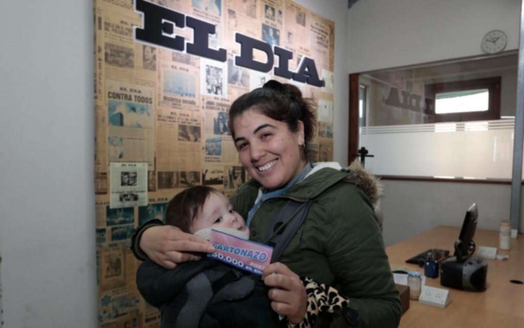 El Cartonazo y una feliz ganadora de $400.000