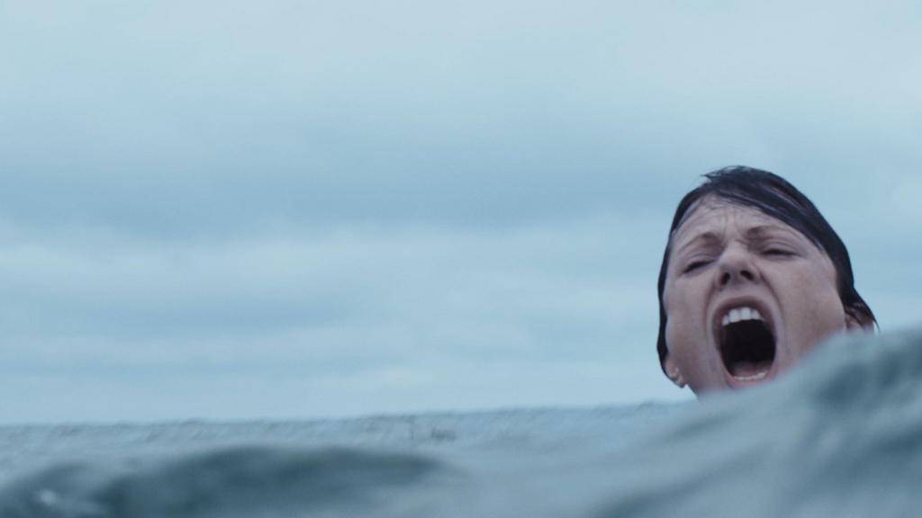 “Sobre nadar”: ahogarse en tierra, respirar bajo el mar