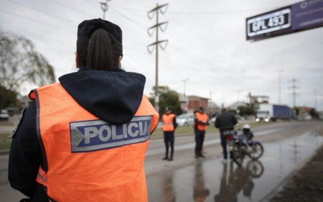 Operativo policial en Ezpeleta Oeste