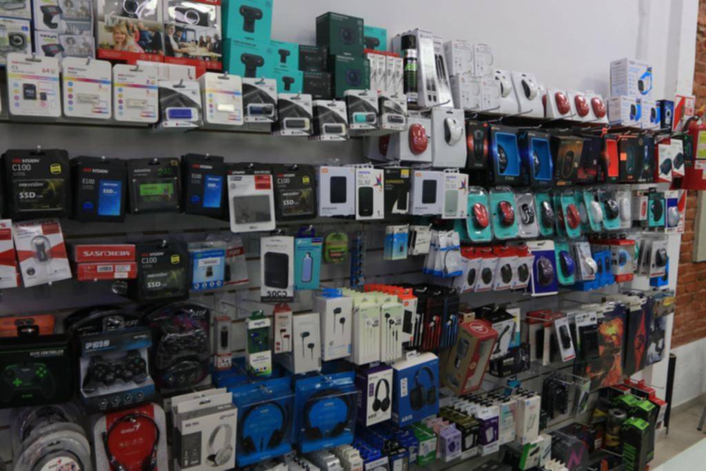 Informática en crisis: pocos insumos y subas diarias