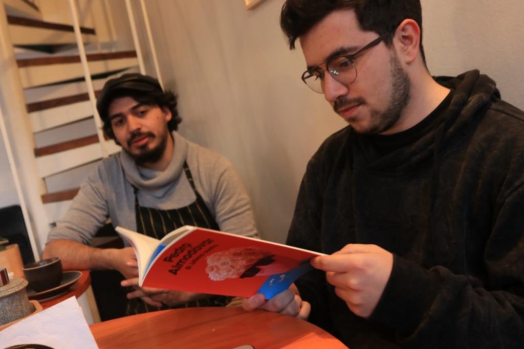 Club de lectura en La Plata, un refugio urbano para los amantes de las historias