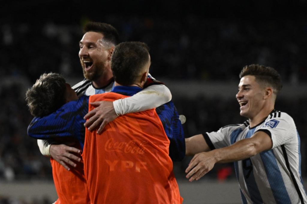Argentina vs Ecuador.- Un gol mágico de tiro libre de Lionel Messi para el triunfo en el inicio de las Eliminatorias