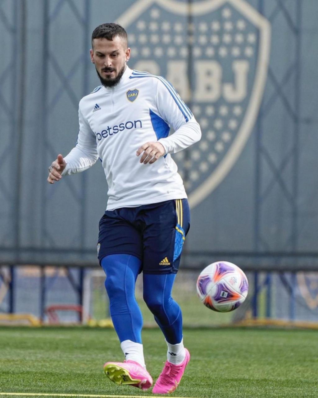Con Benedetto en el ataque, Almirón probó un posible equipo para la Copa Argentina