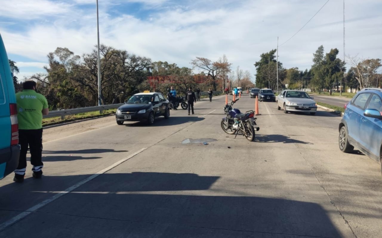 Doble accidente en Berisso dejó un saldo de dos motociclistas heridos