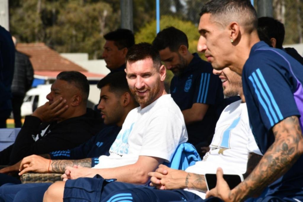 ¿Viaja o no?: Aún sin lesión, está en duda la presencia de Messi