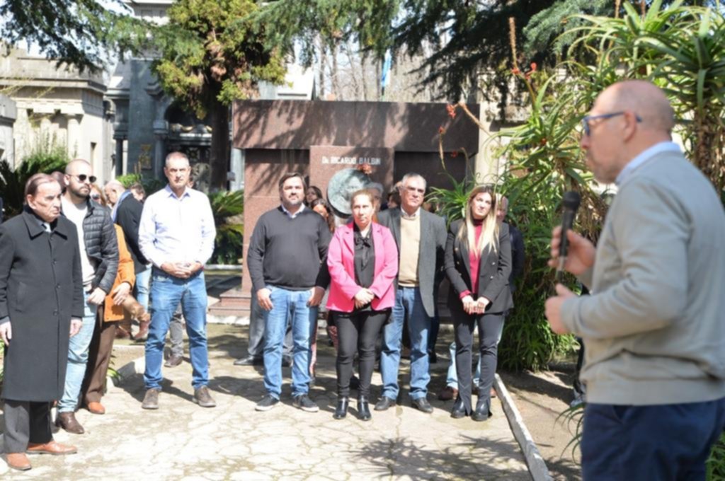 Sentido homenaje a Balbín en La Plata