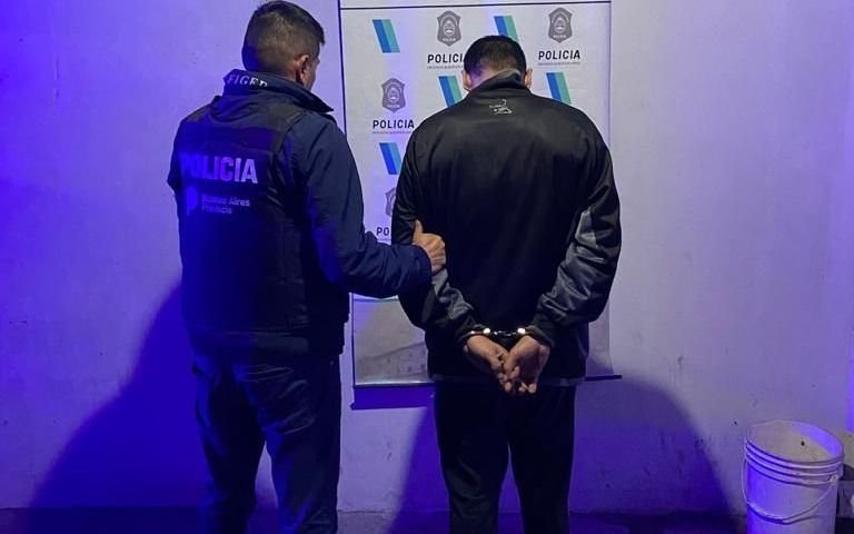 Atraparon a un repartidor de comida con envoltorios de cocaína en La Plata