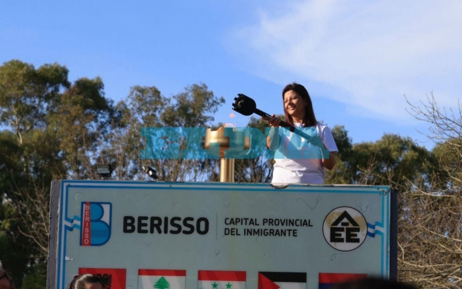 Con la Llama Votiva, Berisso vuelve a brillar en una nueva edición de la Fiesta Provincial del Inmigrante