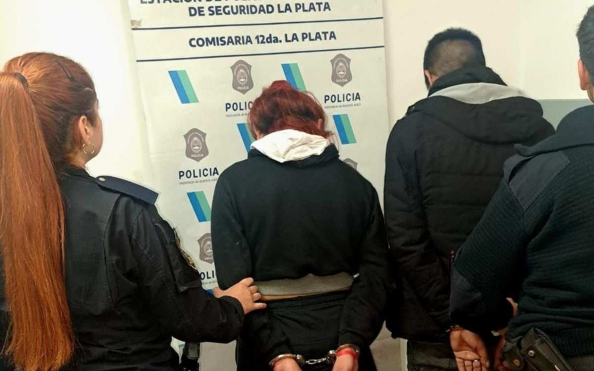 Iban en auto por La Plata con un arma, una réplica y cocaína: sospecharon, los detuvieron y terminaron presos