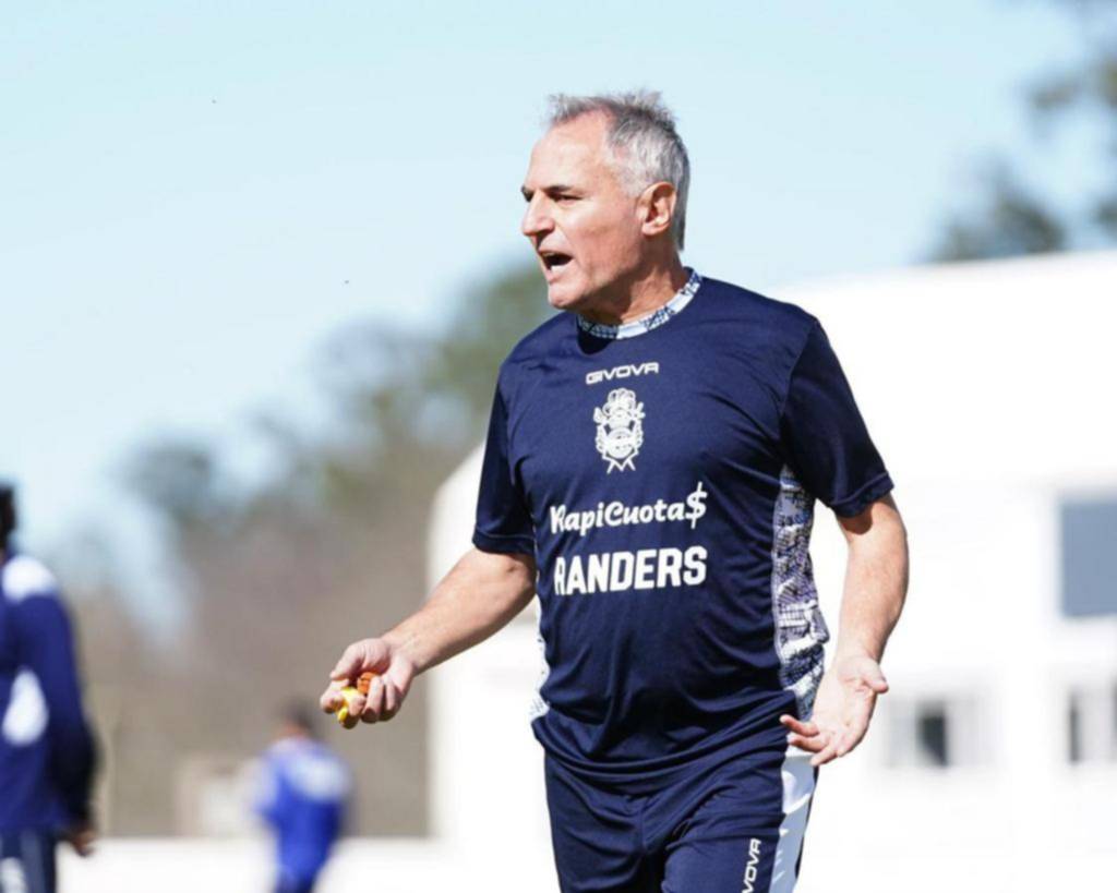 Leo Madelón define los once para el juego contra Vélez