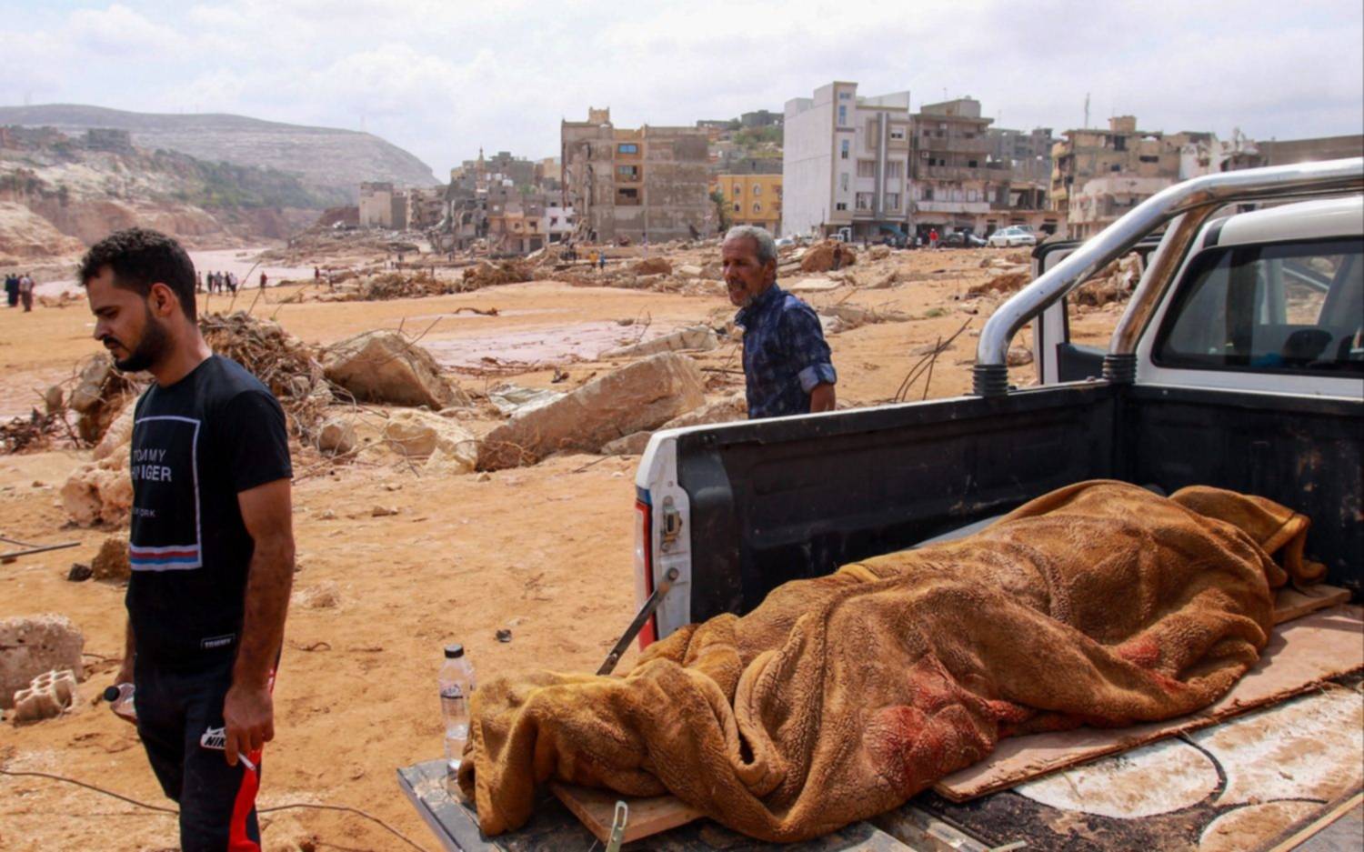 Inundaciones en Libia: más de 2.300 muertos, desaparecidos y paisaje "apocalíptico"