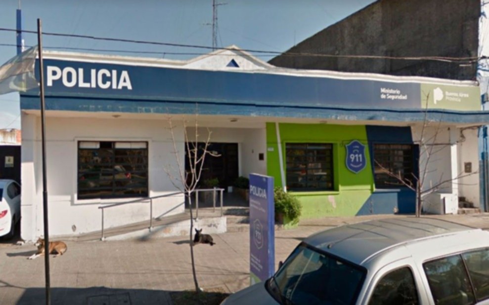 Pesadilla en La Plata: se metieron en una casa, balearon al dueño y robaron de todo