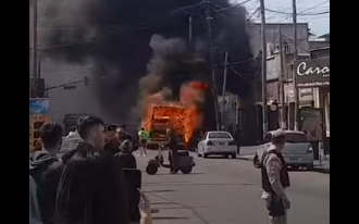 Colectivo se incendió en pleno Quilmes Oeste
