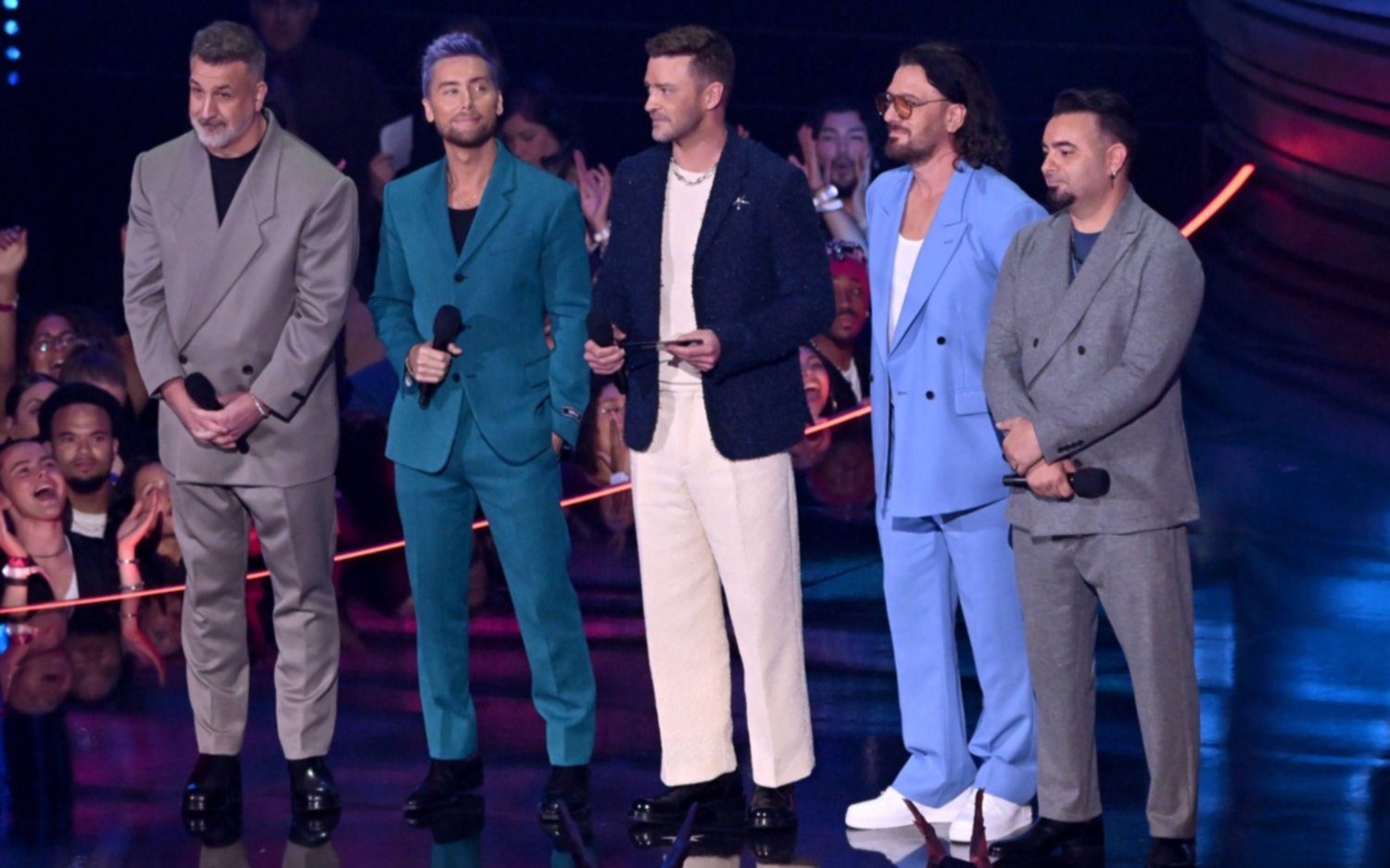 NSYNC se reunió en los MTV Video Music Award y la reacción de Taylor Swift causó furor