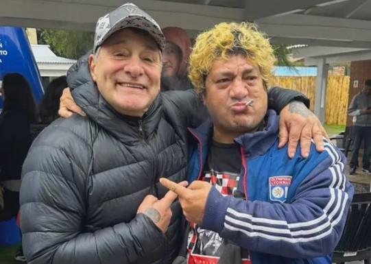 Pity, ¿prófugo?: versiones cruzadas sobre el rockero