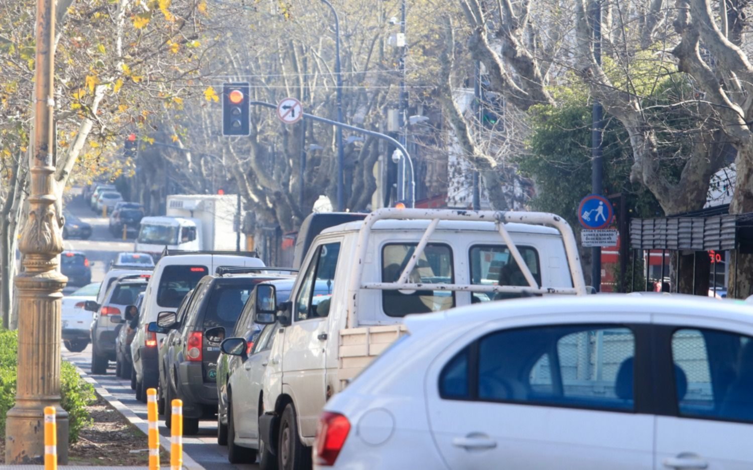Jueves de caos de tránsito en La Plata: uno por uno, todos los cortes y desvíos