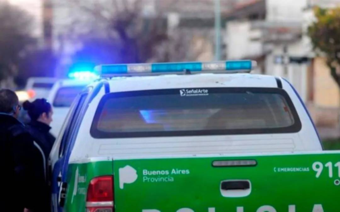 Infeliz cumpleaños en La Plata: festejaba en su casa, pero se le metió una banda y golpeó a sus nietos para robar