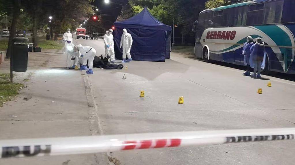 Un policía mató a dos ladrones y a un inocente