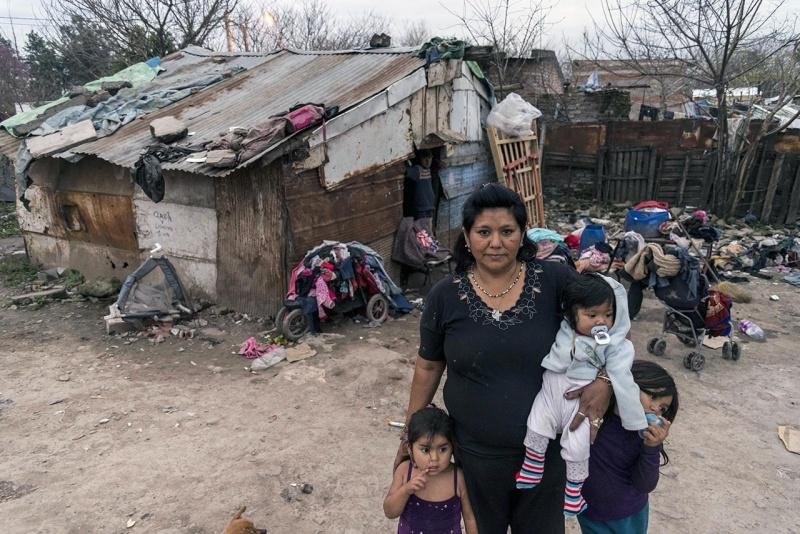 Hogares con niños: el 41% no llega a cubrir los gastos básicos