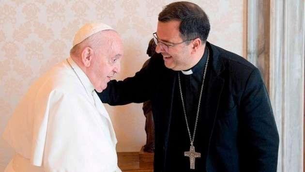Con una ceremonia en la Catedral, se pone en funciones el nuevo Arzobispo de La Plata