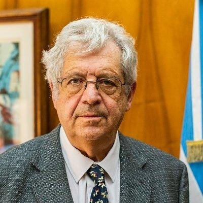 Le echan la culpa a Milei por la suba del dólar blue