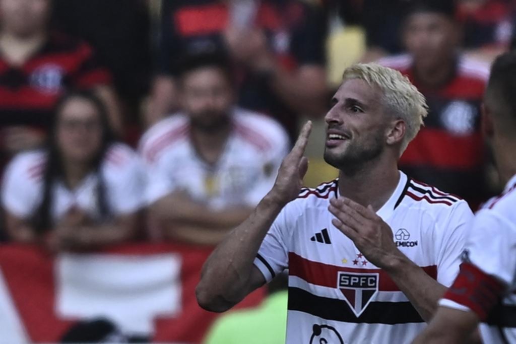 Sao Paulo, por Calleri, a un paso de la Copa de Brasil