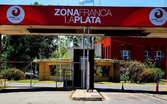 Tensión en Zona Franca La Plata: fuerte operativo y cierre de los accesos por un golpe comando