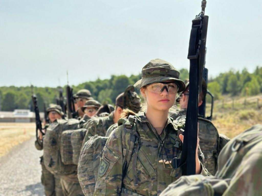 La heredera del trono de España, de “armas llevar”