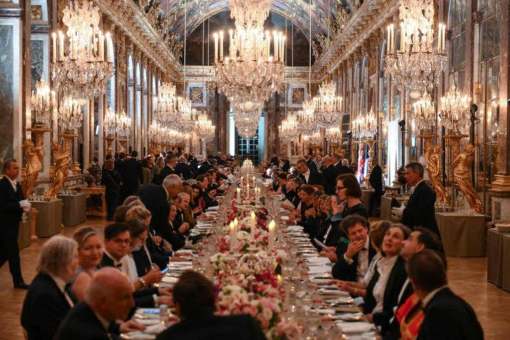 Un enorme banquete para “aflojar” a Carlos III y estrechar vínculos