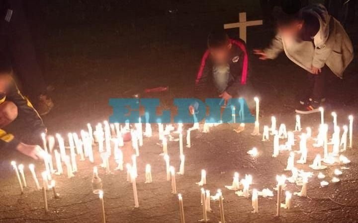 Vigilia de vecinos en Tolosa para recordar a Francisco Bustos, el nene que falleció trágicamente