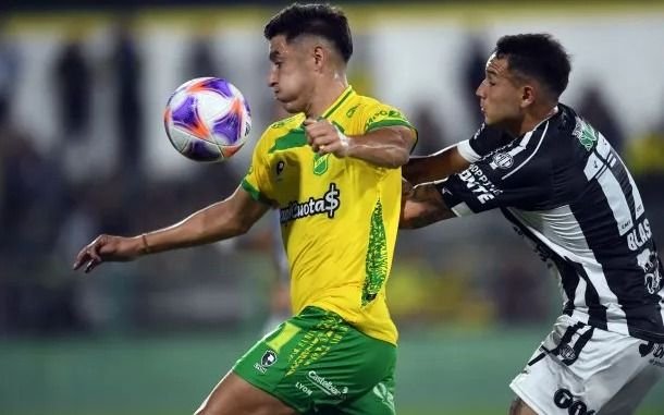 Defensa busca la punta en soledad en Santiago
