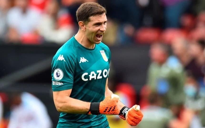 Duelo de argentinos en Inglaterra: el Aston Villa del "Dibu" Martínez derrotó al Chelsea de Enzo Fernández
