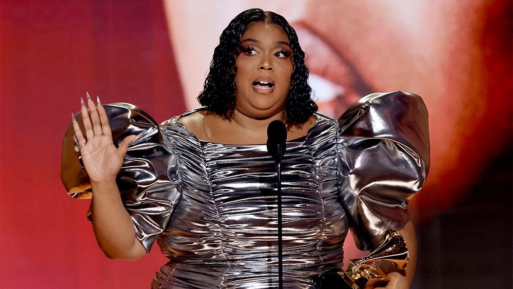 Vuelven a acusar a Lizzo: “Cultura de racismo e intimidación”