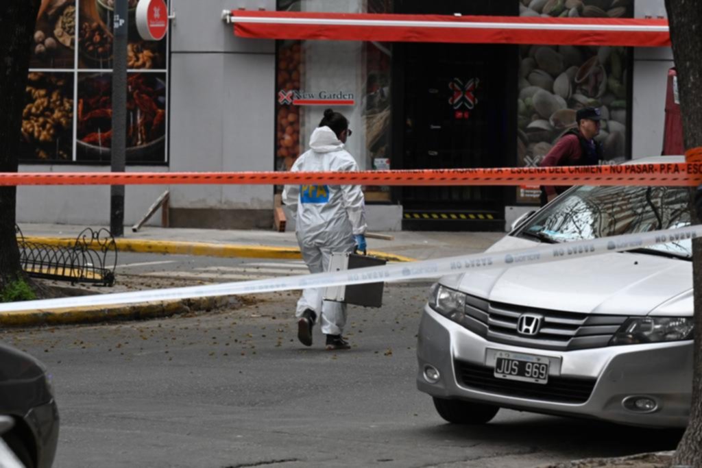 Asalto a un diplomático, tiroteo y un ladrón muerto