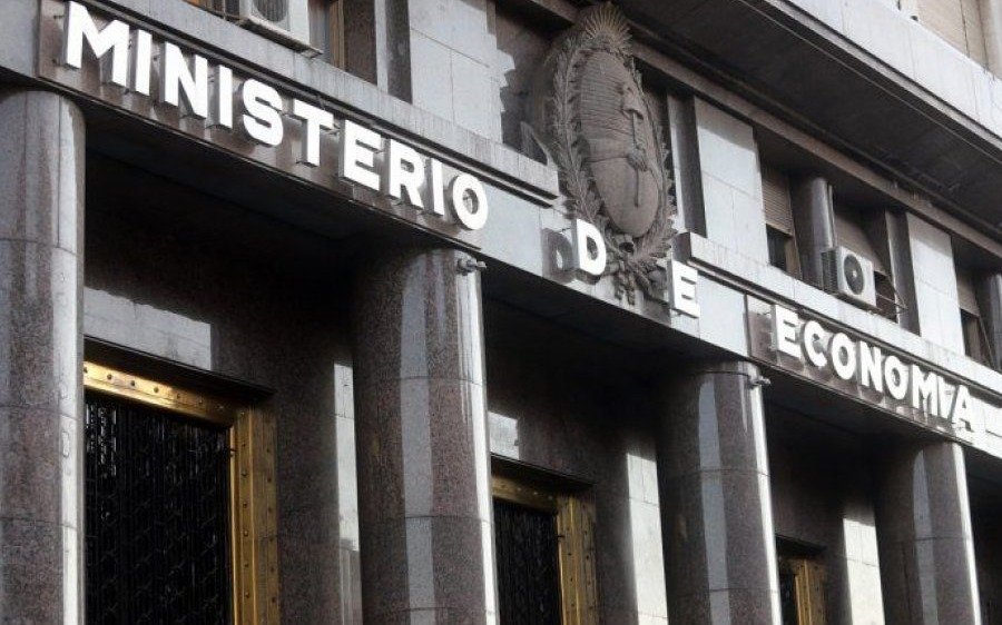 Economía licitará seis bonos en pesos en busca de financiamiento
