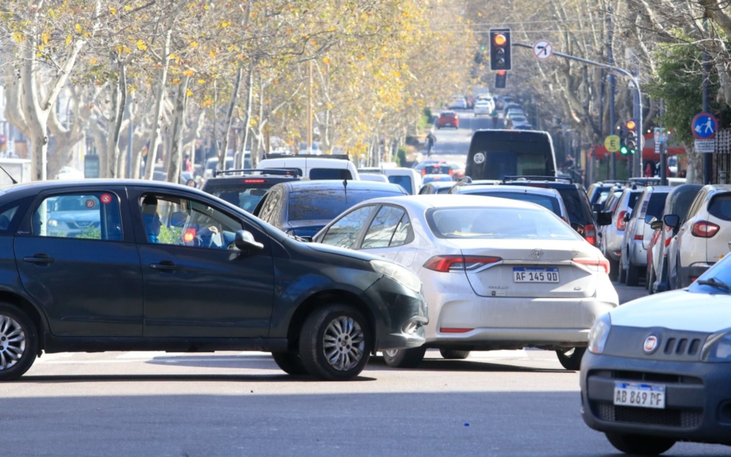 Martes de caos de tránsito en La Plata: el mapa de cortes y desvíos para saber qué calles evitar