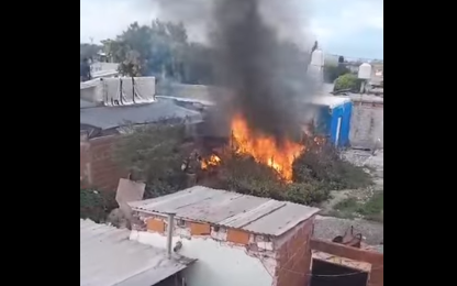Incendio en casa en barrio "Los Eucaliptus" de Solano
