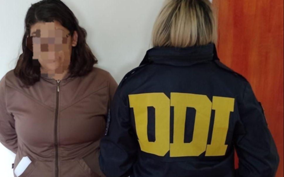18 años después, cayó una mujer que abandonó a sus hijos en Villa Elvira y murió una bebé en un incendio