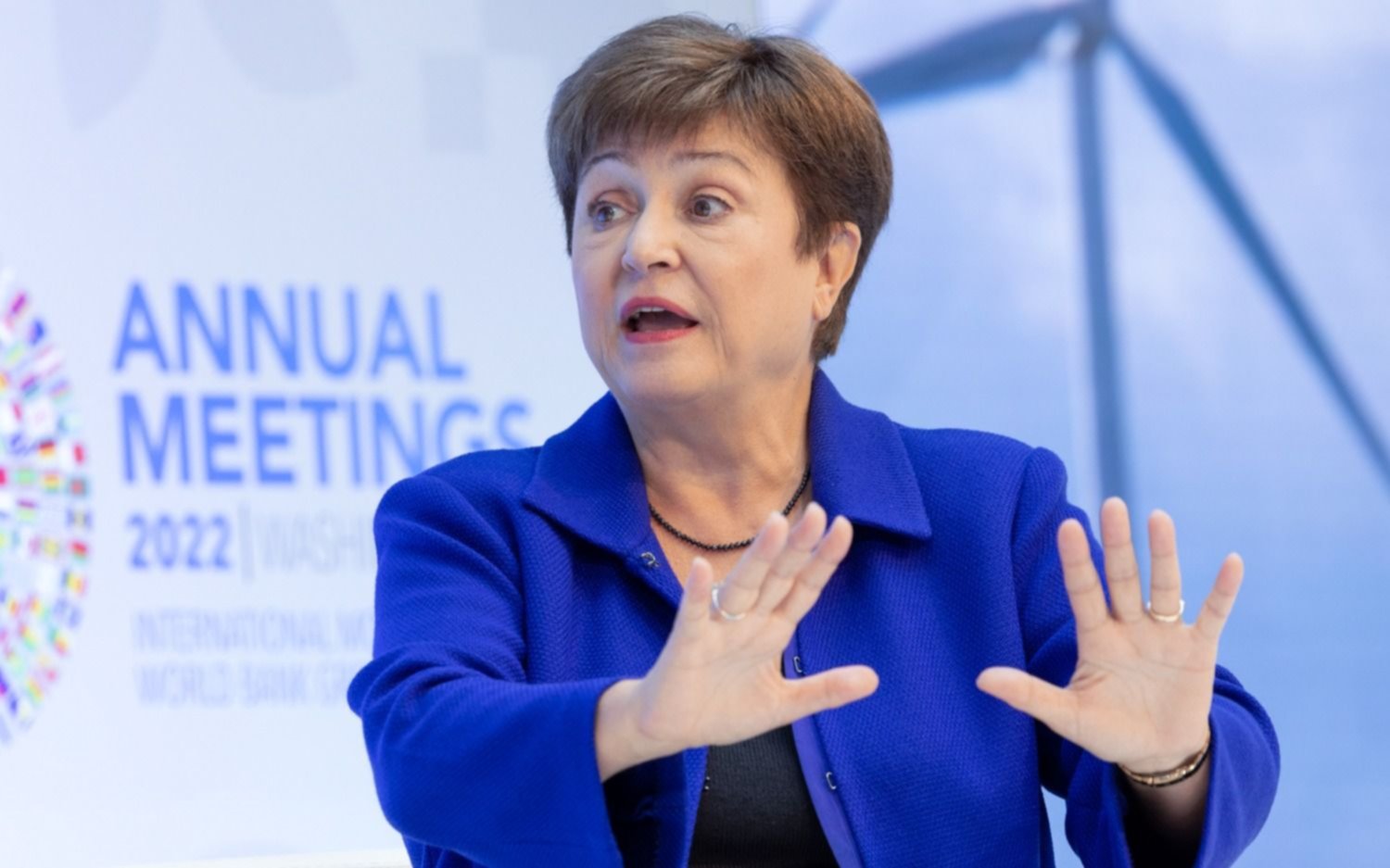 El FMI lanzó una advertencia sobre el "plan platita" de Massa y la dolarización que propone Milei
