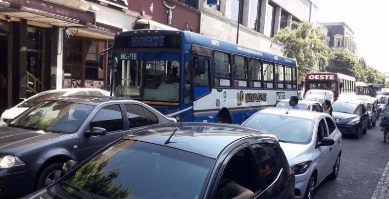 Otra jornada complicada en las calles de la Ciudad por los cortes de tránsito