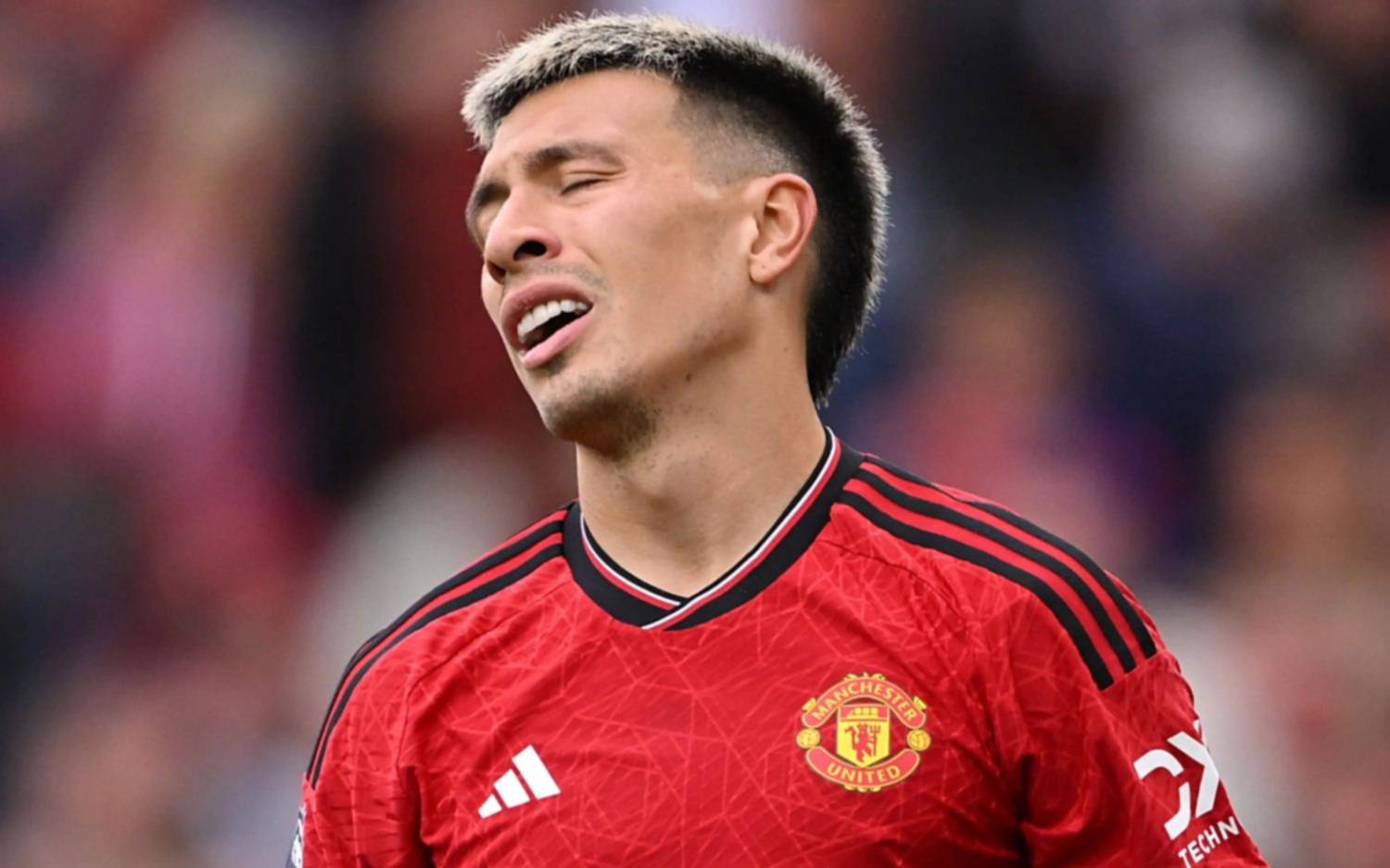 Lisandro Martínez se lesionó en el United y no jugará las Eliminatorias para Argentina