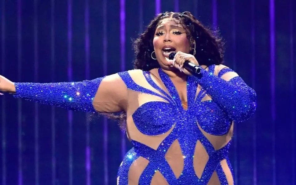 Lizzo pidió a la justicia que desestime la demanda de tres bailarinas por acoso sexual y laboral