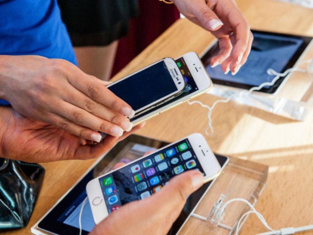 Bajarían precios de la electrónica por la rebaja en el impuesto PAIS