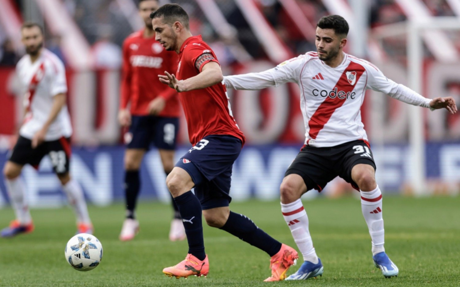 Independiente vs River.- En un clásico caliente, el Millonario y el Rojo igualaron sin goles